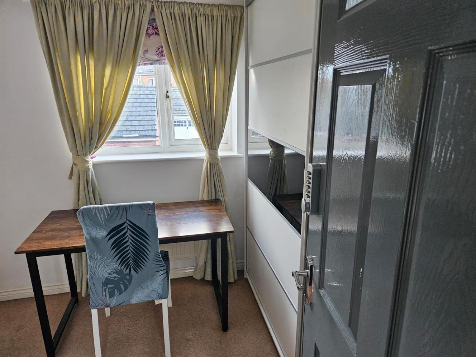 Queens Rooms, A Perfect Stay, Next To Shopping Parks And Central Mánchester Habitación foto